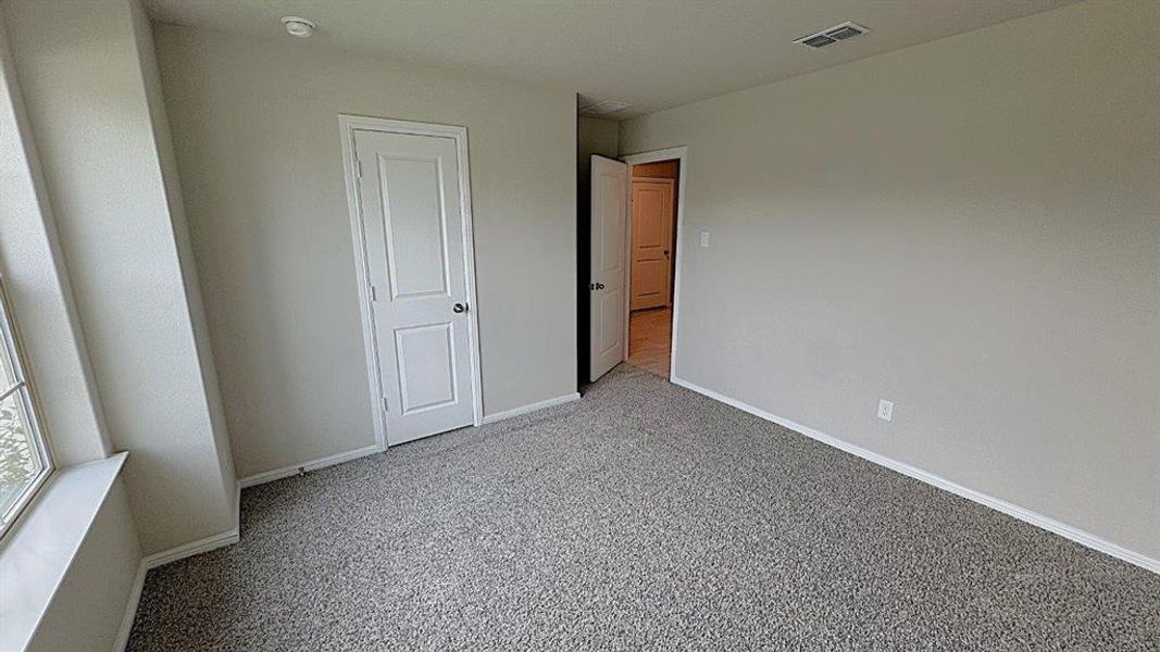 Spacious, unfurnished interior of a new home in Highlands at Chapel Creek, Fort Worth (Image 8).