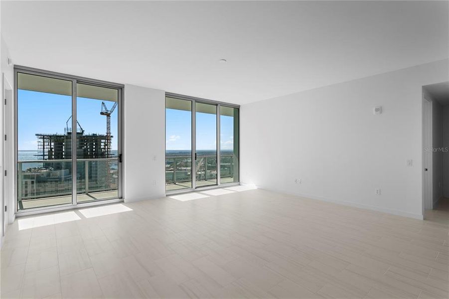 Spacious, unfurnished interior of a new home in , St. Petersburg (Image 27). Spacious, unfurnished interior of a new home in , St. Petersburg (Image 27).