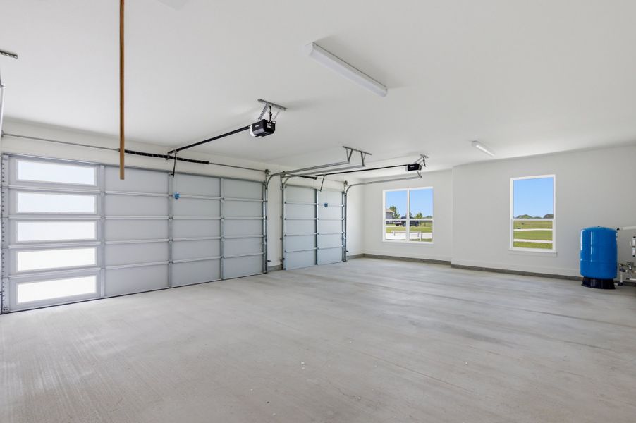 Spacious, unfurnished interior of a new home in Escalera Ranch 1833, Victoria (Image 45). Spacious, unfurnished interior of a new home in Escalera Ranch 1833, Victoria (Image 45).
