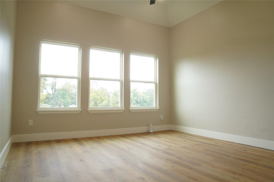Spacious, unfurnished interior of a new home in , Houston (Image 19).