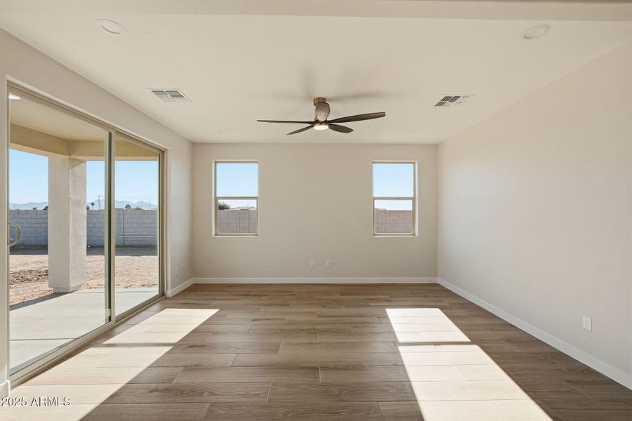 023_ListerPros 023_ListerPros