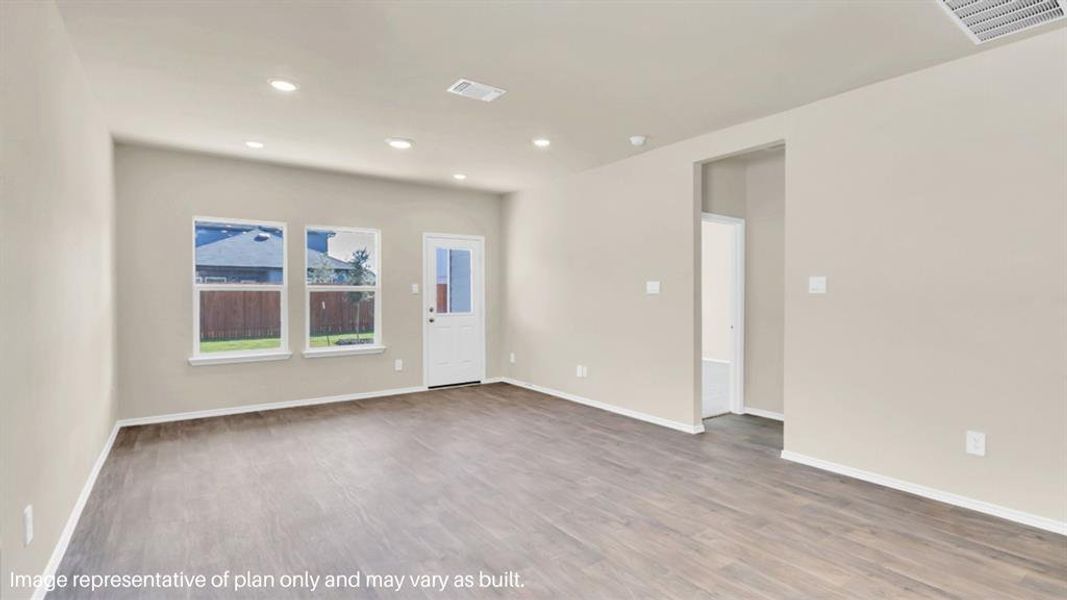 Spacious, unfurnished interior of a new home in California Meadows, Arlington (Image 9).