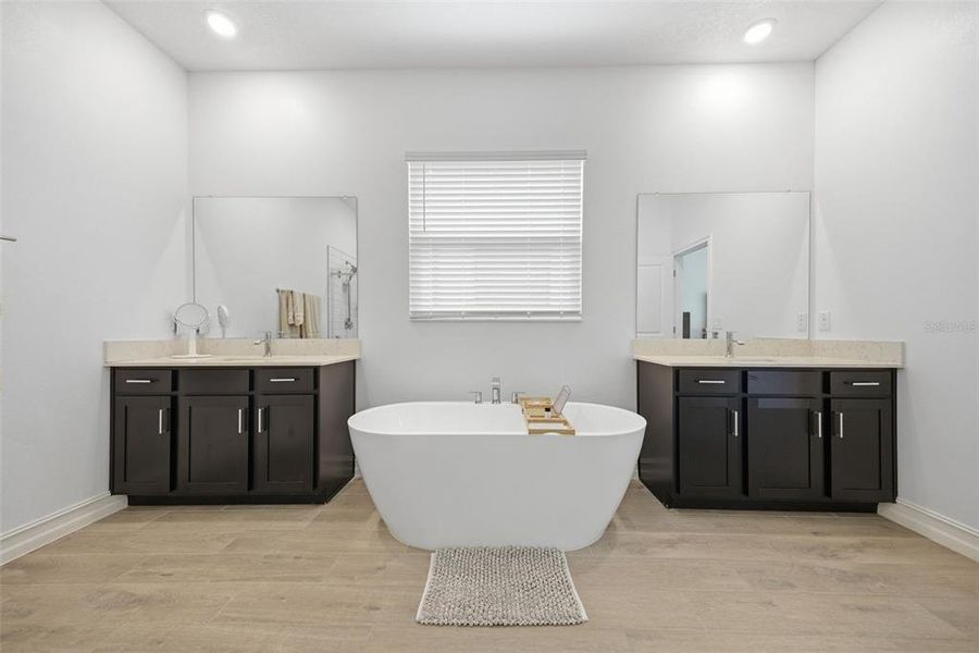 Furnished interior view inside a new home in , Land O' Lakes (Image 37).