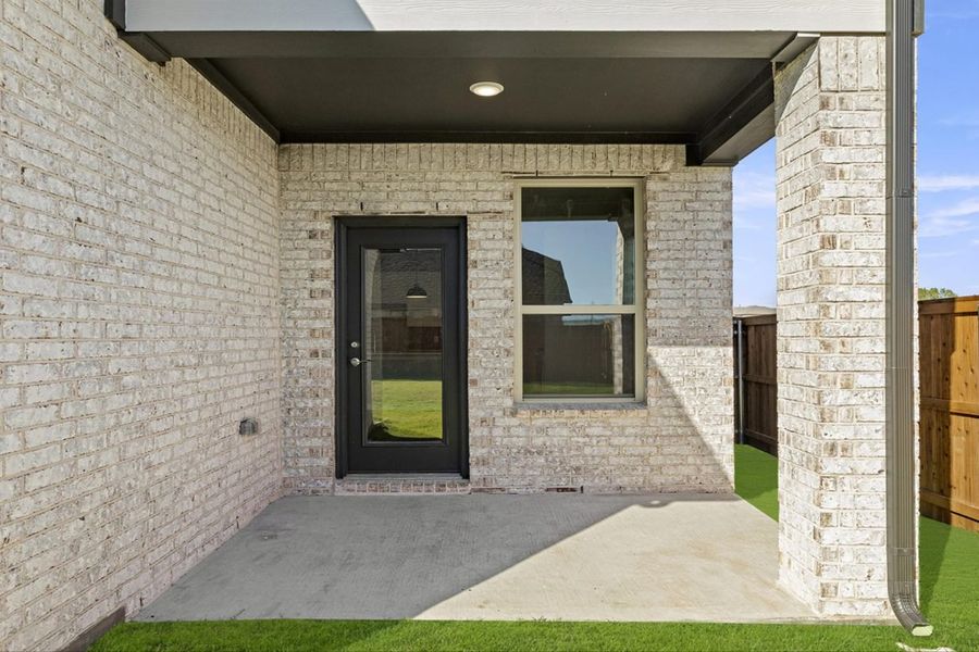 Representative exterior details of a home built from the Sequoia II Harrington Trails Cornerstone I Series by Brohn Homes in Harrington Trails, New Caney (Image 3).