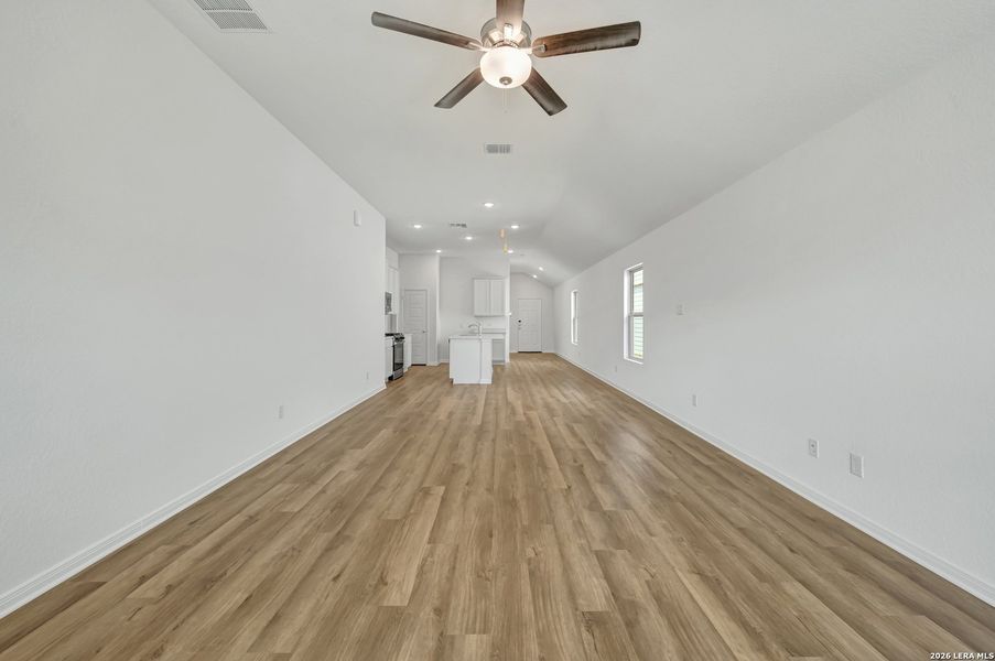 Spacious, unfurnished interior of a new home in Winding Brook, San Antonio (Image 36).