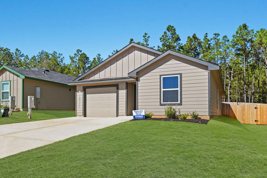 Exterior details and patio area of a home in McCrorey Trails, Conroe (Image 2). Exterior details and patio area of a home in McCrorey Trails, Conroe (Image 2).
