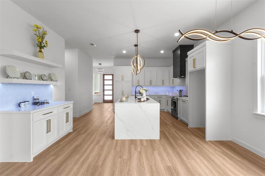 Furnished interior view inside a new home in , Quinlan (Image 16).