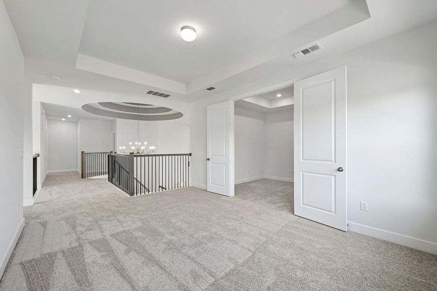 Spacious, unfurnished interior of a new home in Lakeside at Tessera, Lago Vista (Image 25).