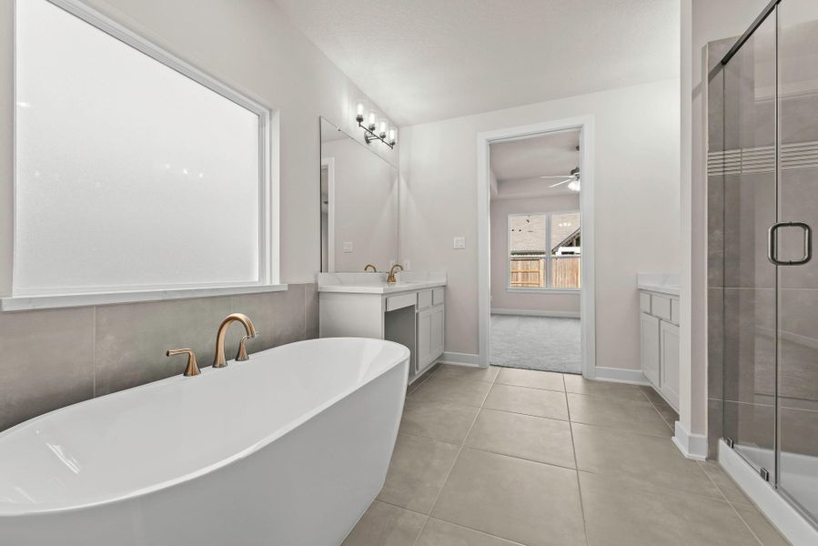 Representative image. Features, specifications, selections and colors may vary. Representative image. Features, specifications, selections and colors may vary.