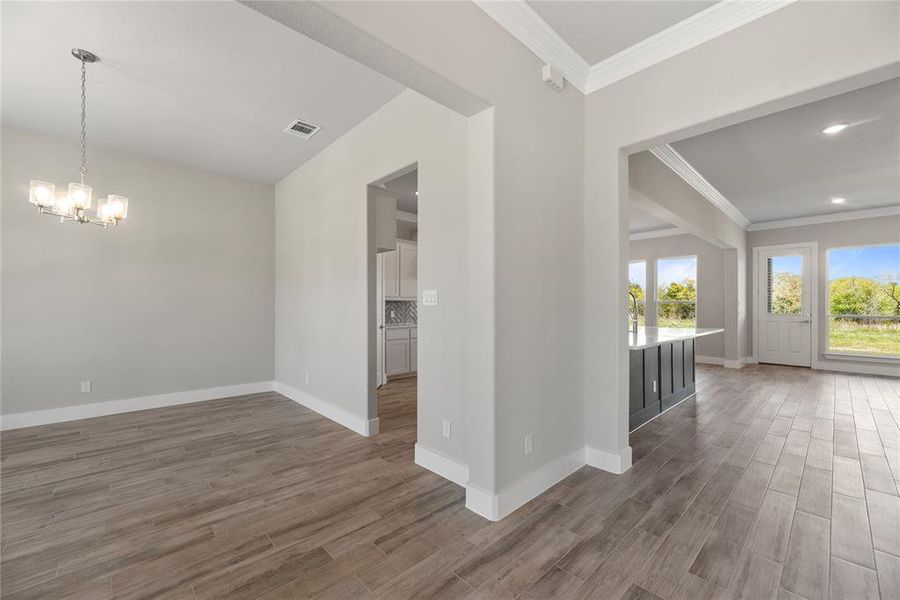 Spacious, unfurnished interior of a new home in Crystal Springs Estates, Alvarado (Image 19).