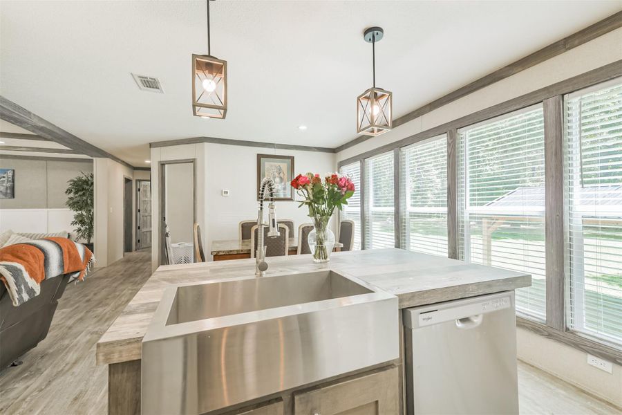 Huge deep farm sink Huge deep farm sink