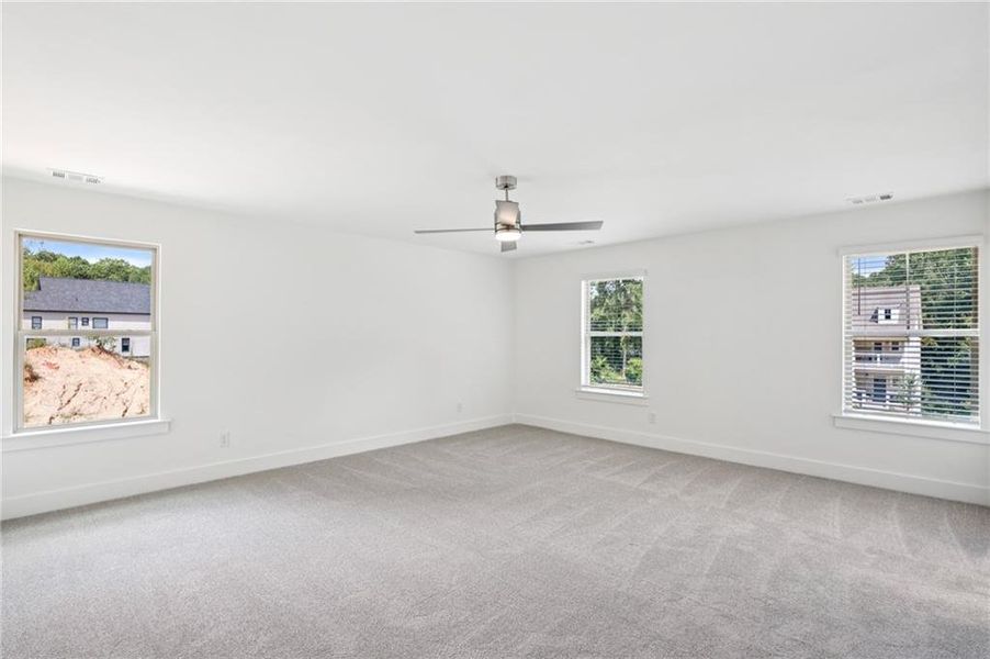 Spacious, unfurnished interior of a new home in , Atlanta (Image 18).