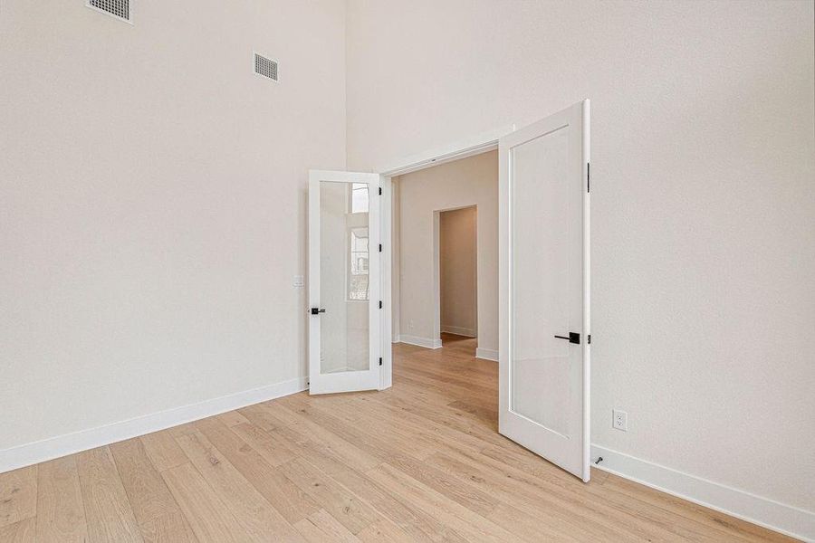 Spacious, unfurnished interior of a new home in , Prosper (Image 28).