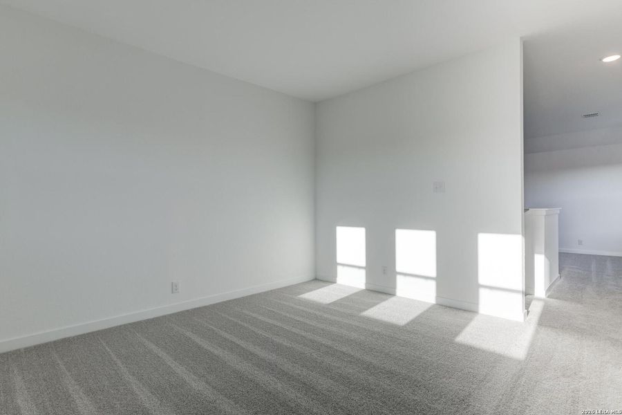 Spacious, unfurnished interior of a new home in Arcadia Ridge, San Antonio (Image 21).