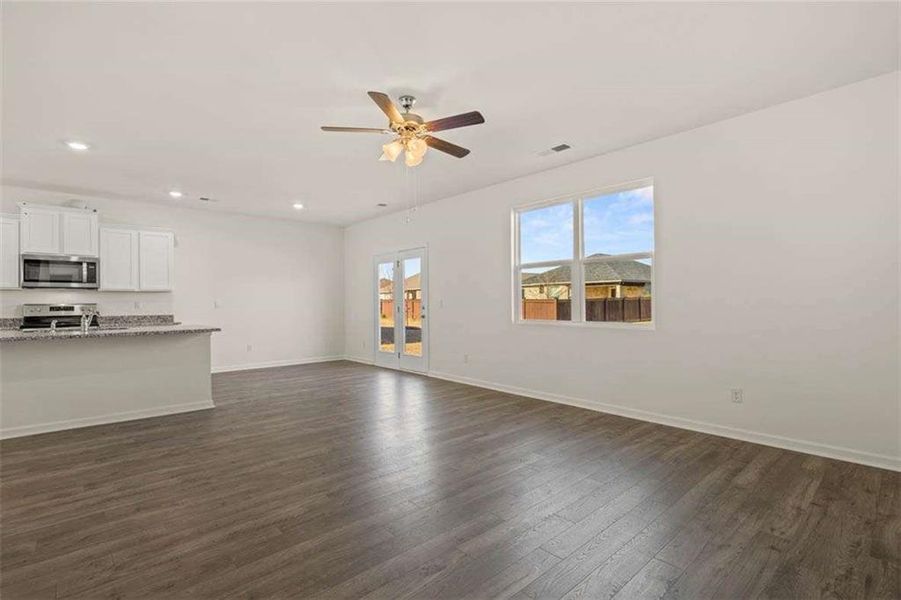 Spacious, unfurnished interior of a new home in Oakchase at Hampton, Hampton (Image 21).