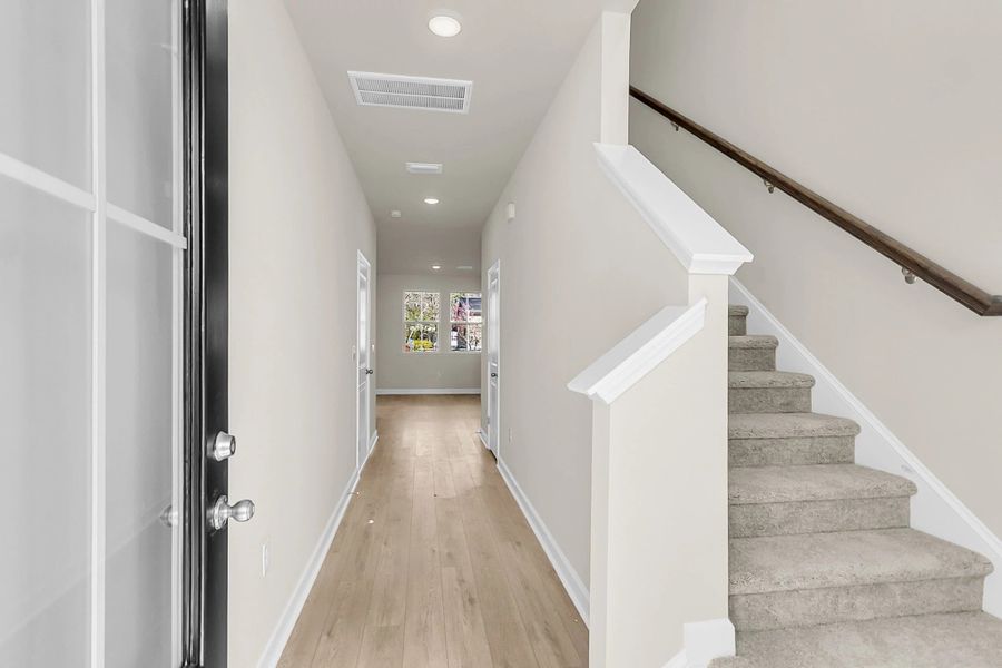 Spacious, unfurnished interior of a new home in Windward Village, Summerville (Image 7).