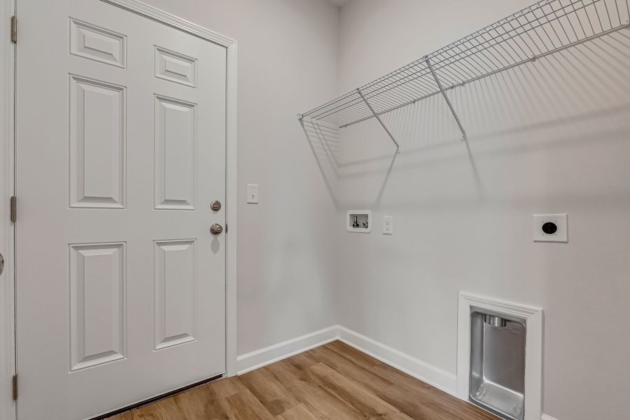 Spacious, unfurnished interior of a new home in McCarthy Estates, Defuniak Springs (Image 24). Spacious, unfurnished interior of a new home in McCarthy Estates, Defuniak Springs (Image 24).