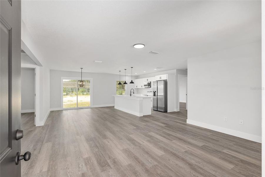 Spacious, unfurnished interior of a new home in , Ocala (Image 29).