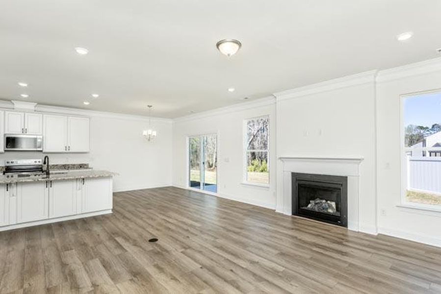 Spacious, unfurnished interior of a new home in Daniel Farms, Benson (Image 19).
