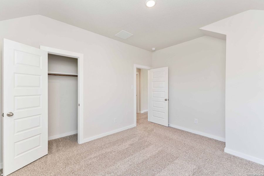 Spacious, unfurnished interior of a new home in Katzer Ranch, Converse (Image 24).