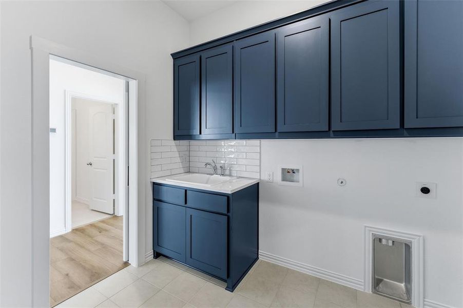 Furnished interior view inside a new home in Oak Grove Addition, Springtown (Image 6).
