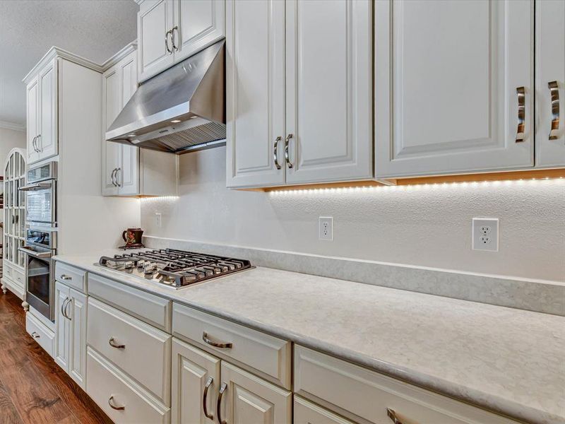 Furnished interior view inside a new home in , Wesley Chapel (Image 8).