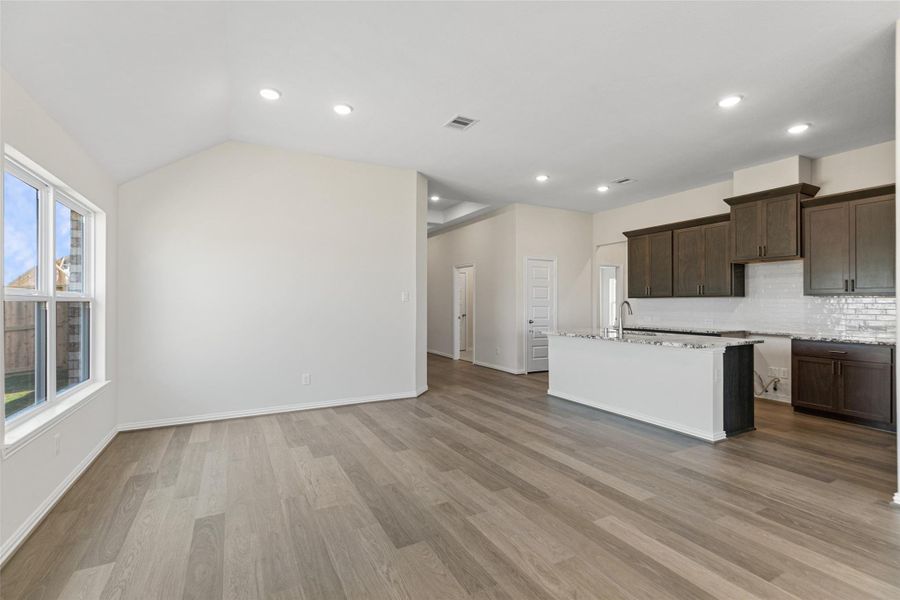 Image 31 of a home in Oakwood Estates.