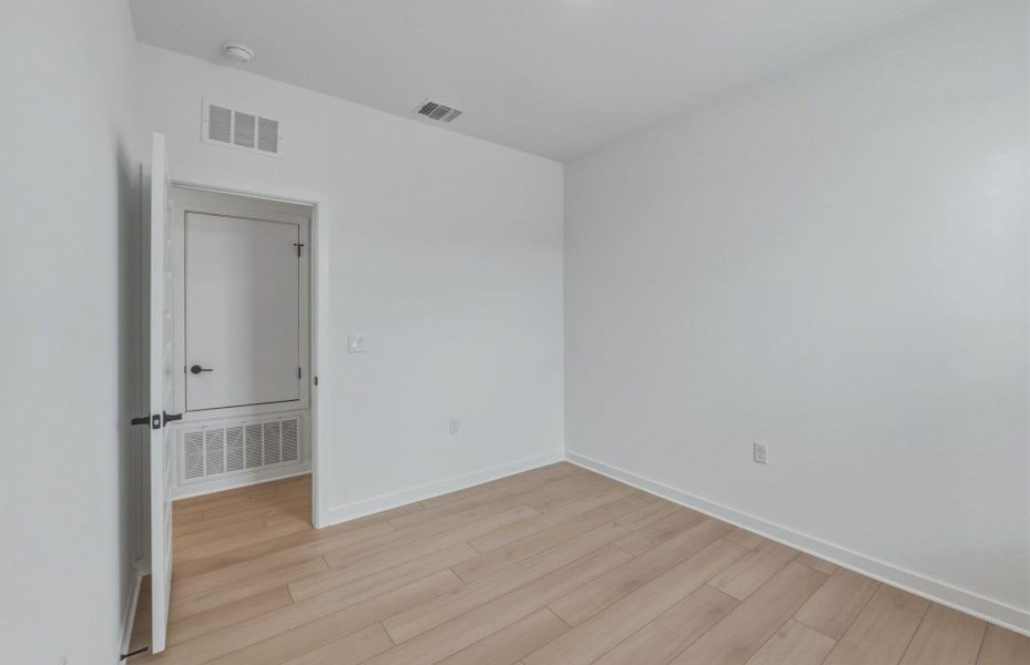 Spacious, unfurnished interior of a new home in Woodside, Georgetown (Image 35).