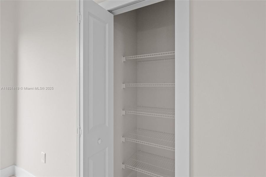 Spacious, unfurnished interior of a new home in , Lehigh Acres (Image 28).