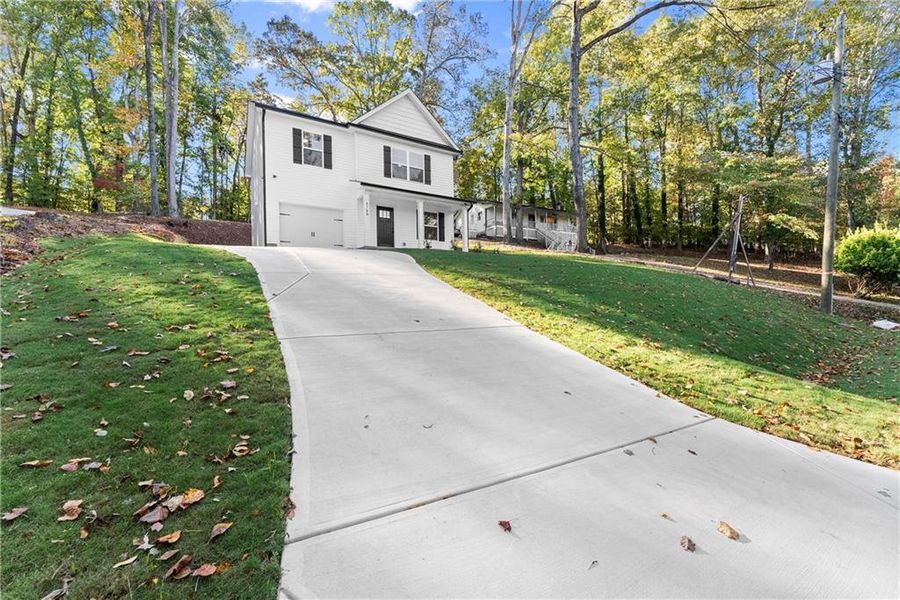 Exterior details and patio area of a home in , Gainesville (Image 3).