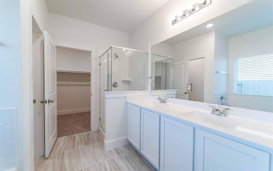 Furnished interior view inside a new home in River Ranch Meadows, Dayton (Image 8).