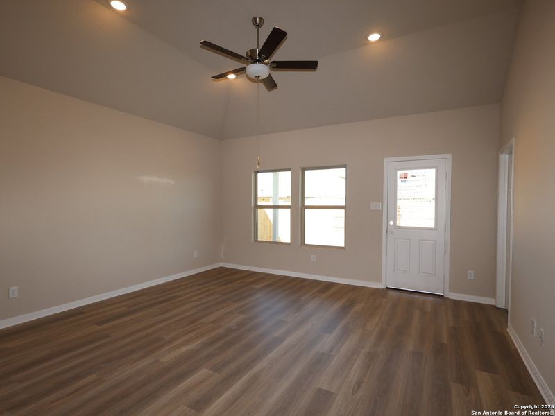 Spacious, unfurnished interior of a new home in Winding Brook, San Antonio (Image 26). Spacious, unfurnished interior of a new home in Winding Brook, San Antonio (Image 26).