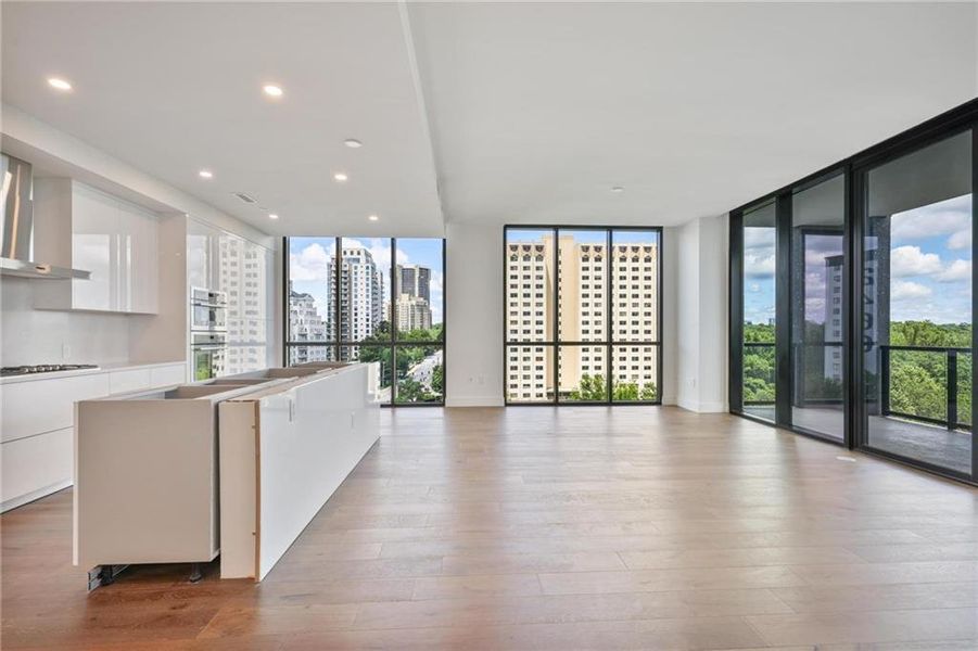 Spacious, unfurnished interior of a new home in , Atlanta (Image 11).