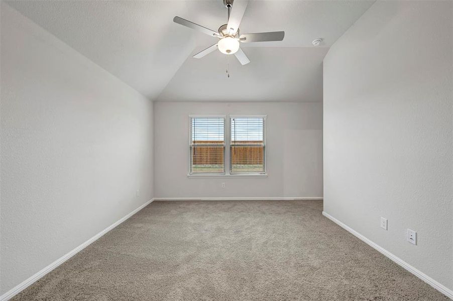 Spacious, unfurnished interior of a new home in Mobberly Farms, Pilot Point (Image 31).