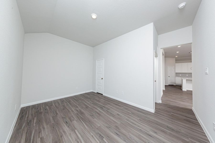 Spacious, unfurnished interior of a new home in Bluestem, Brookshire (Image 12).