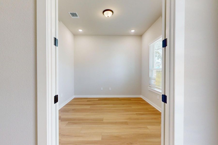 Spacious, unfurnished interior of a new home in Edgewood, Leander (Image 34). Spacious, unfurnished interior of a new home in Edgewood, Leander (Image 34).