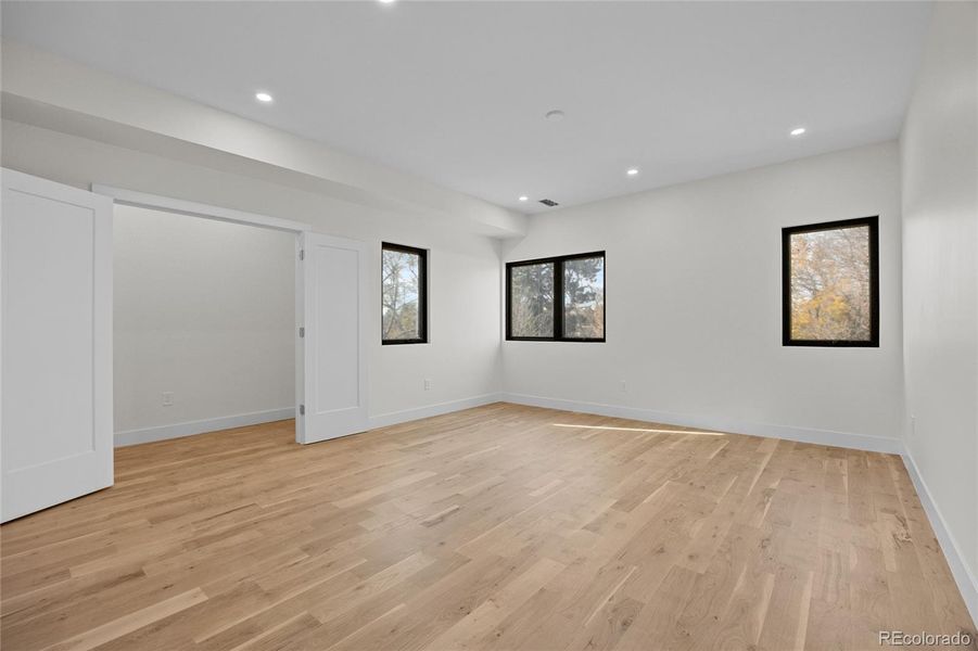 Spacious, unfurnished interior of a new home in , Denver (Image 33).