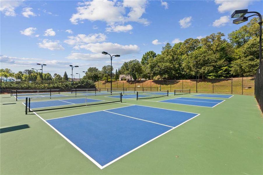 Community amenities in , Canton (Image 39).