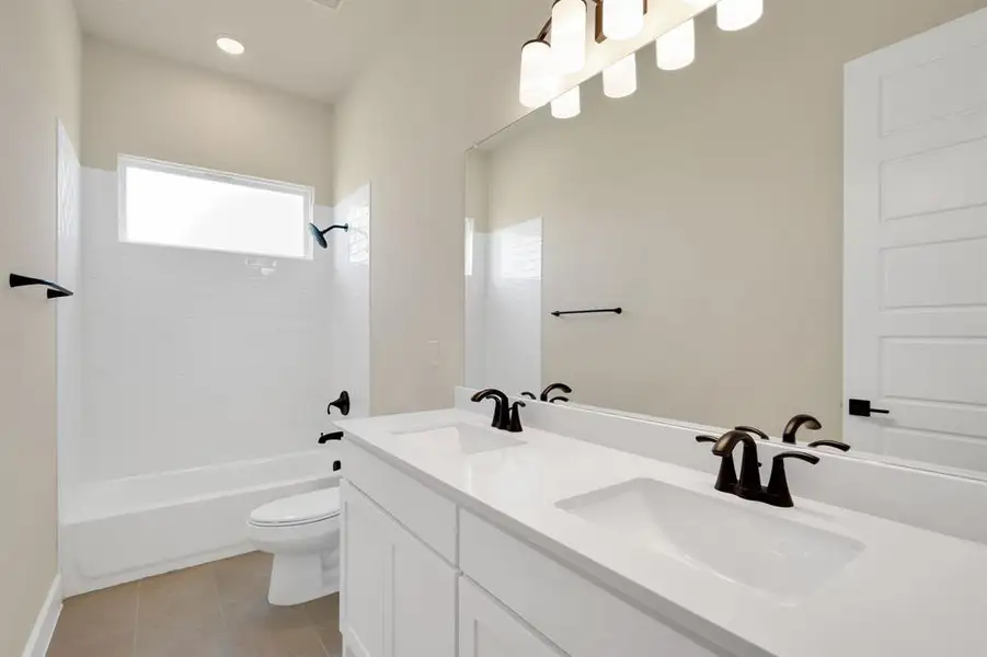 Furnished interior view inside a new home in Springside Estates II, Waxahachie (Image 7). Furnished interior view inside a new home in Springside Estates II, Waxahachie (Image 7).