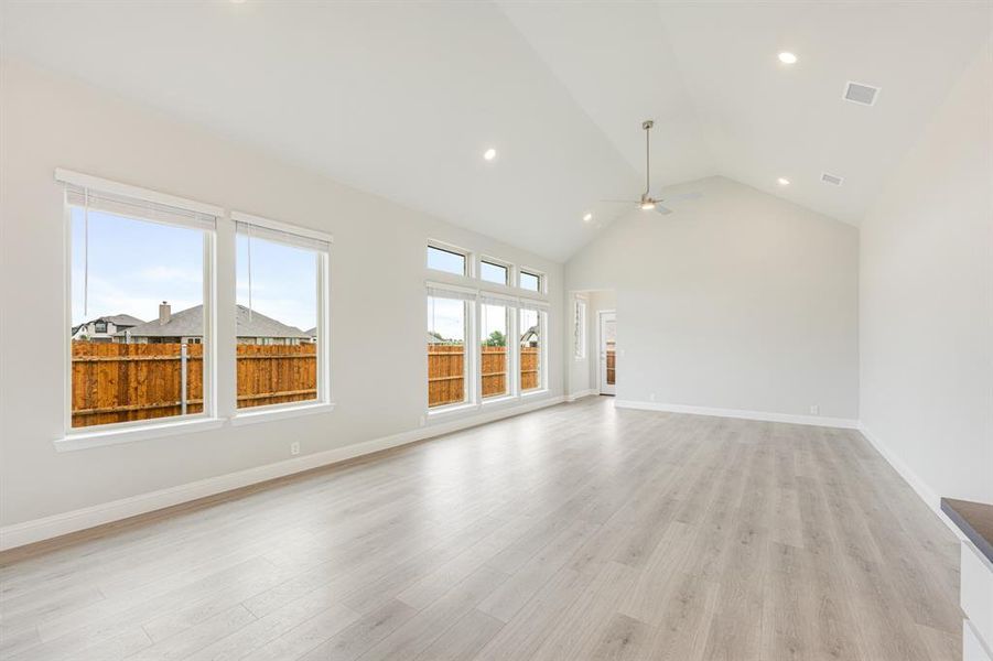 Spacious, unfurnished interior of a new home in Star Ranch, Godley (Image 15).