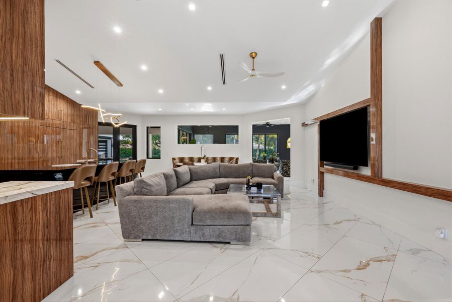 Eat In Kitchen/Family Room