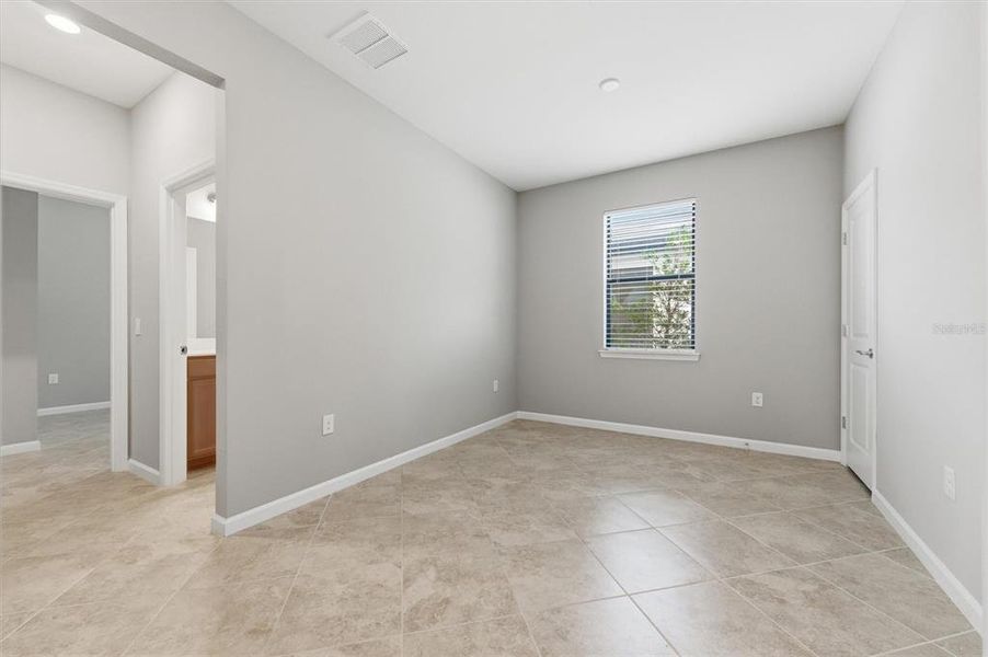Spacious, unfurnished interior of a new home in , North Port (Image 20).