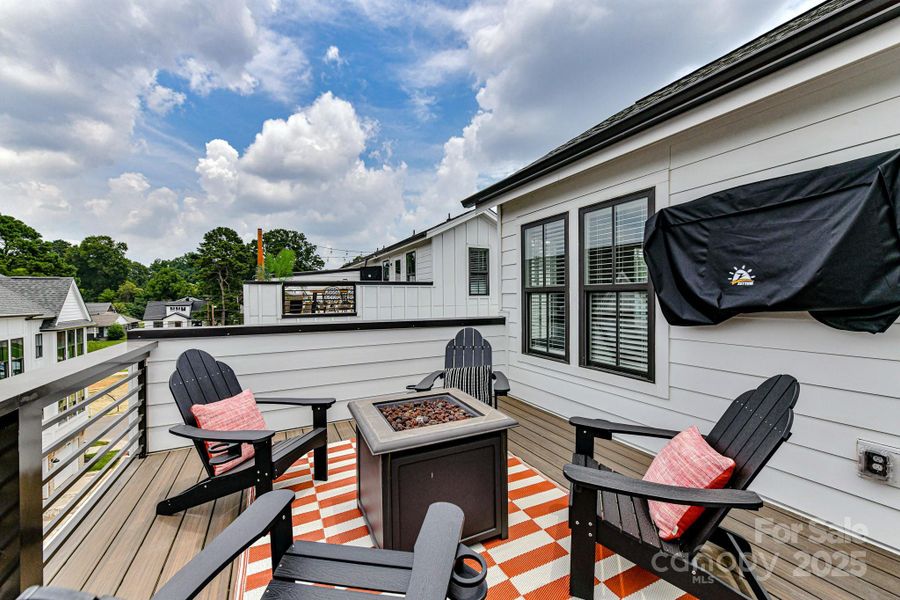Front exterior of a new home in , Charlotte, NC, highlighting curb appeal (Image 1).