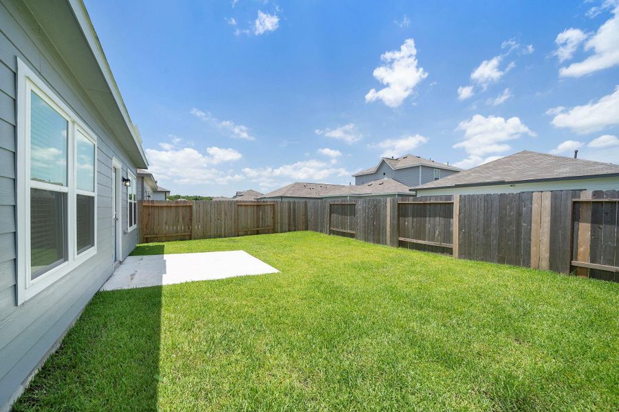 Exterior details and patio area of a home in Maple Heights, Porter (Image 3).