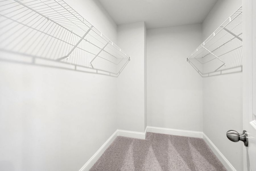 Spacious, unfurnished interior of a new home in Waterways, Richmond Hill (Image 28).