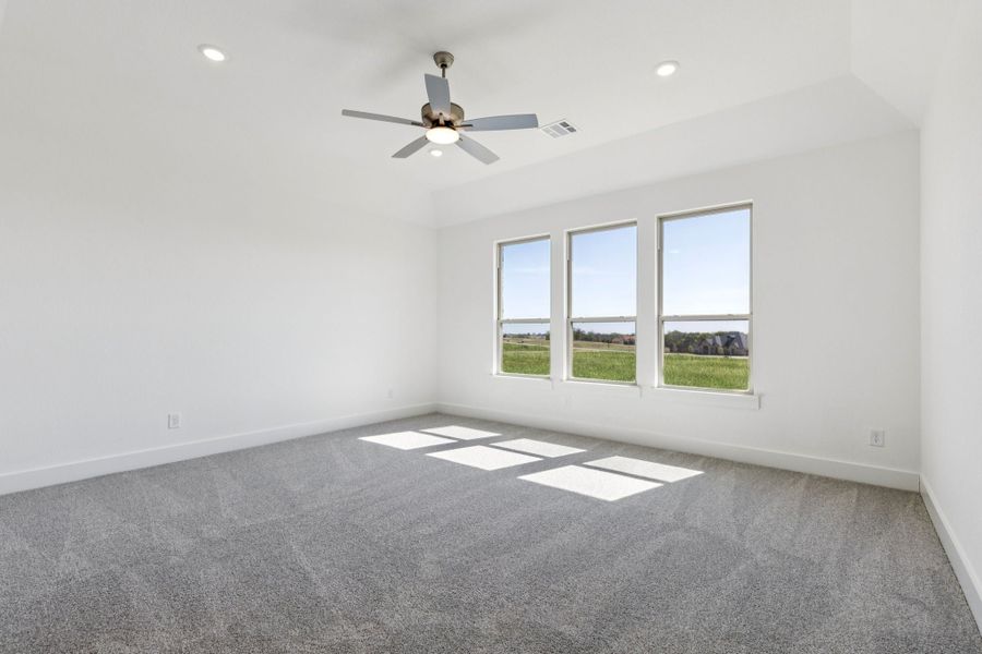 Representative unfurnished interior of a home built from the Halsted by Centre Living Homes in Lakeway Estates, Waxahachie (Image 33).