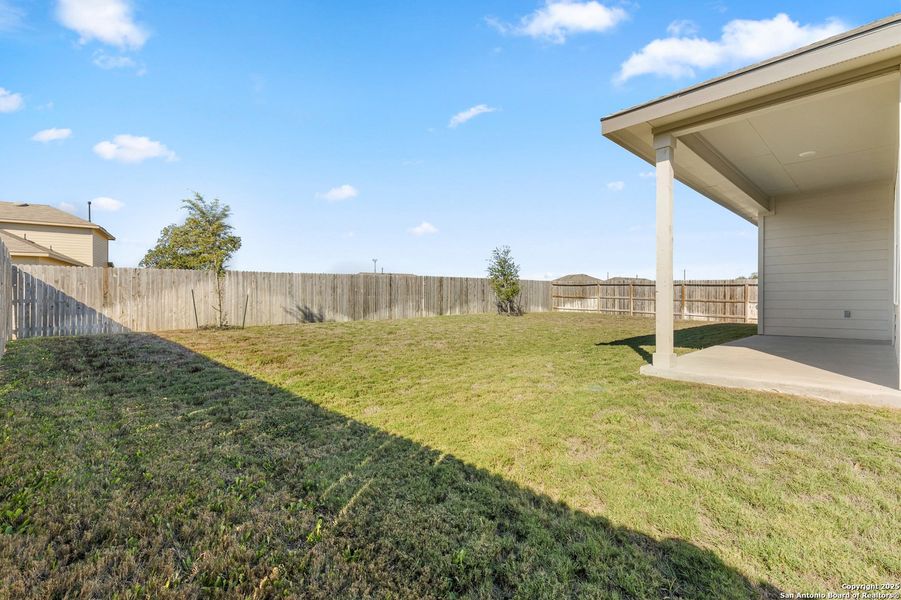 Exterior details and patio area of a home in Brookstone Creek, San Antonio (Image 4).
