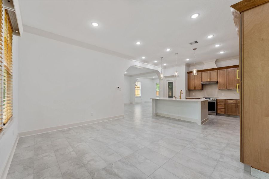 Image 2 of a home in . Image 2 of a home in .