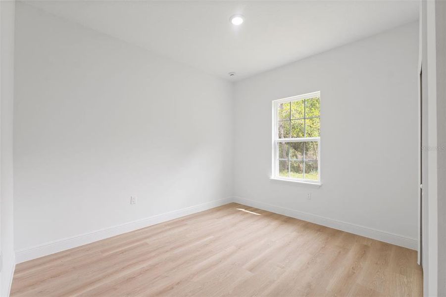 Spacious, unfurnished interior of a new home in , Ocala (Image 24).