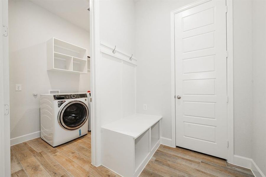 Furnished interior view inside a new home in Ventana 70', Fort Worth (Image 8).